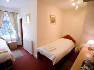 Hawthorn Hotel Radcliffe Extérieur photo