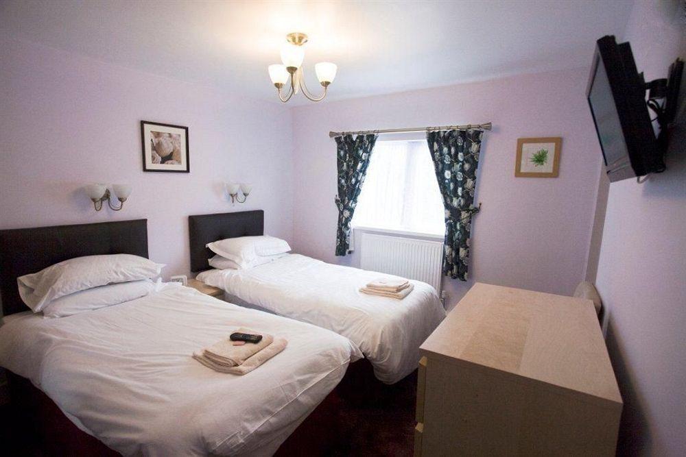 Hawthorn Hotel Radcliffe Extérieur photo