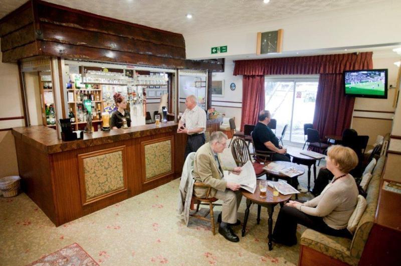 Hawthorn Hotel Radcliffe Extérieur photo