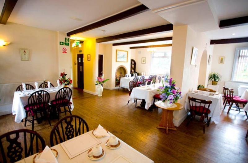 Hawthorn Hotel Radcliffe Extérieur photo