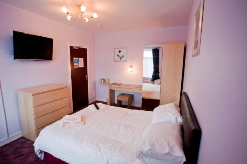 Hawthorn Hotel Radcliffe Extérieur photo